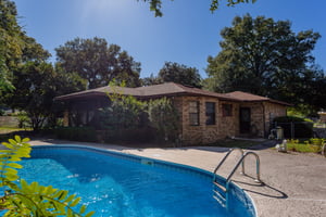 Vinyl pool liner replacement & installation in Cambridge, ON